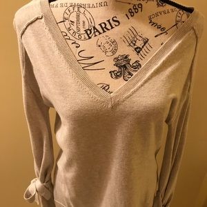 Bell Sleeve great condition tie sleeve sweater